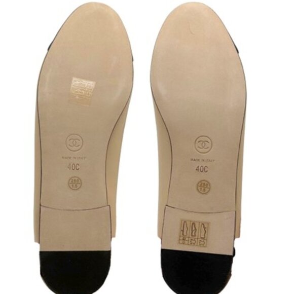 EUC-Chanel Lambskin Cap Toe CC Ballet Flat - 40 - Picture 4 of 7